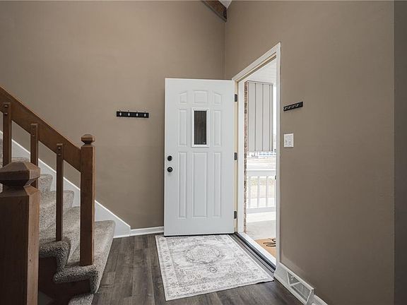 5th image of 13317 Overhill Ave