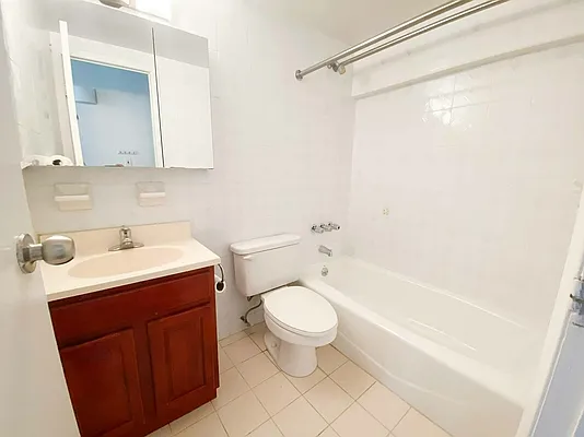 Rented by Keller Williams NYC | media 25