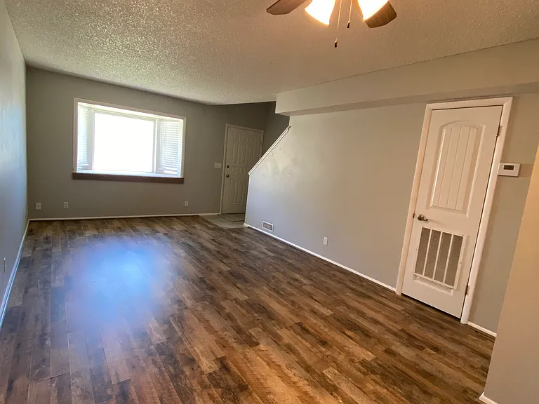 1111 Booth Dr — Photo 3