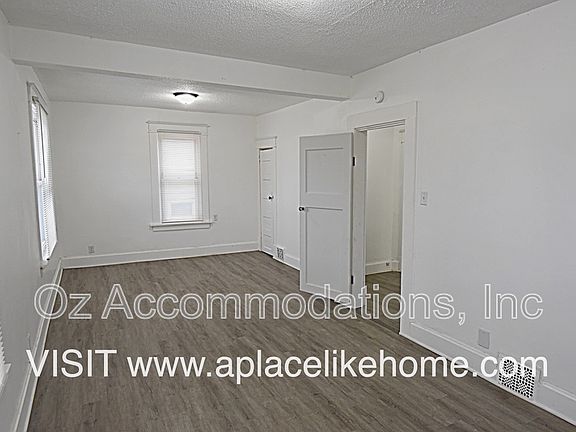 5th image of 2808 Sacramento St Unit 1/2