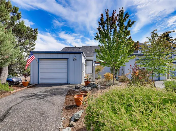 219 Woodside Ct, Grass Valley, CA 95945
