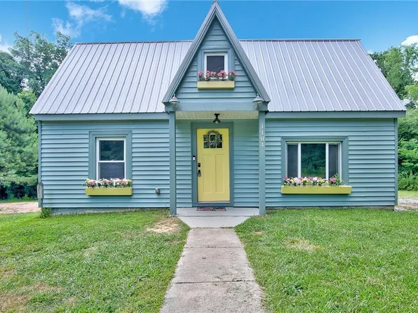 1104 S Rowan Ave, Spencer, NC 28159