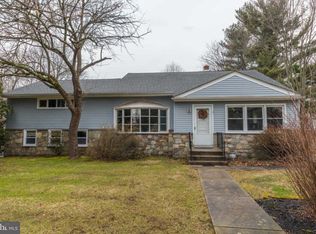 208 Oakland Pl, North Wales, PA 19454