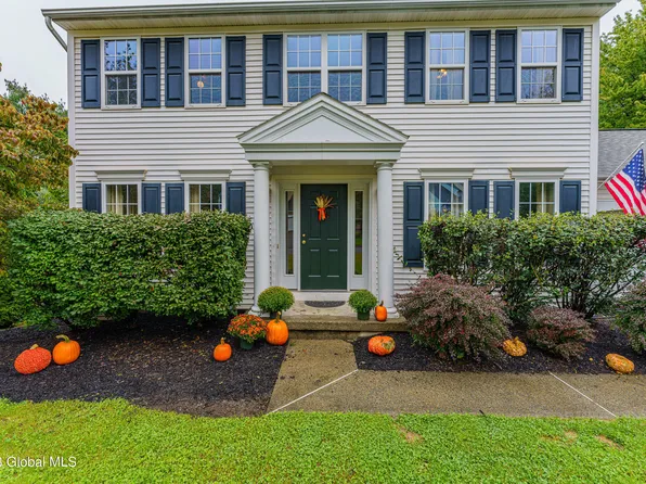 212 S Springhurst Drive, East Greenbush, NY 12061