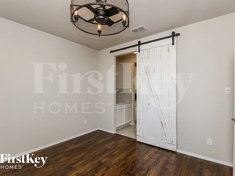 7709 Boat Wind Rd — Photo 10