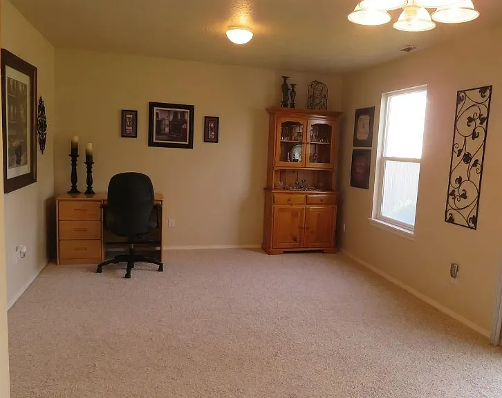 17553 N Chouteau Ave — Photo 5