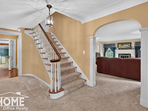 4th image of 4850 Newburg Rd