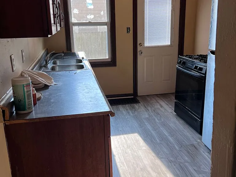 376 Rockport Rd — Photo 15