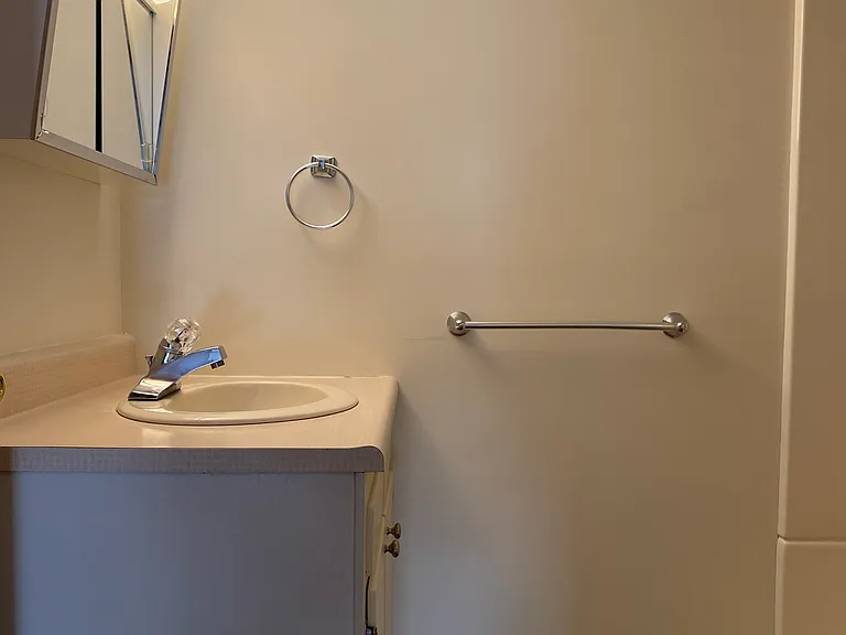 23-25 Maple Ave #25A — Photo 8