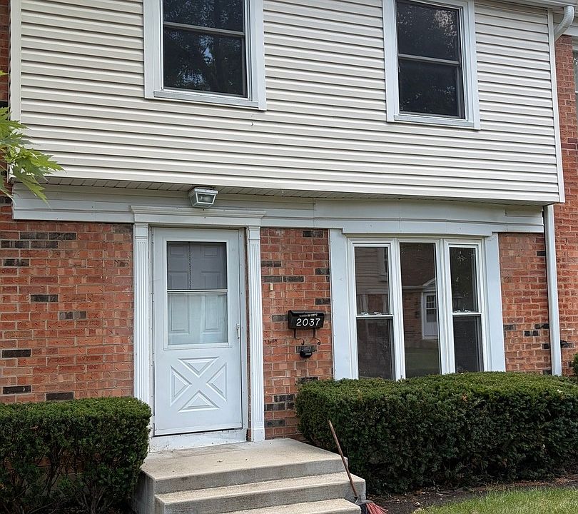 1st image of 2037 Duxbury Ct