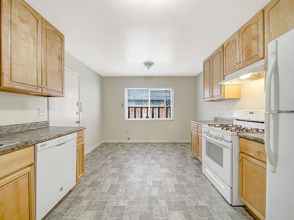 3rd image of 1821 Woodland Ave