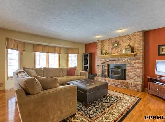 4th image of 4259 N 139th St