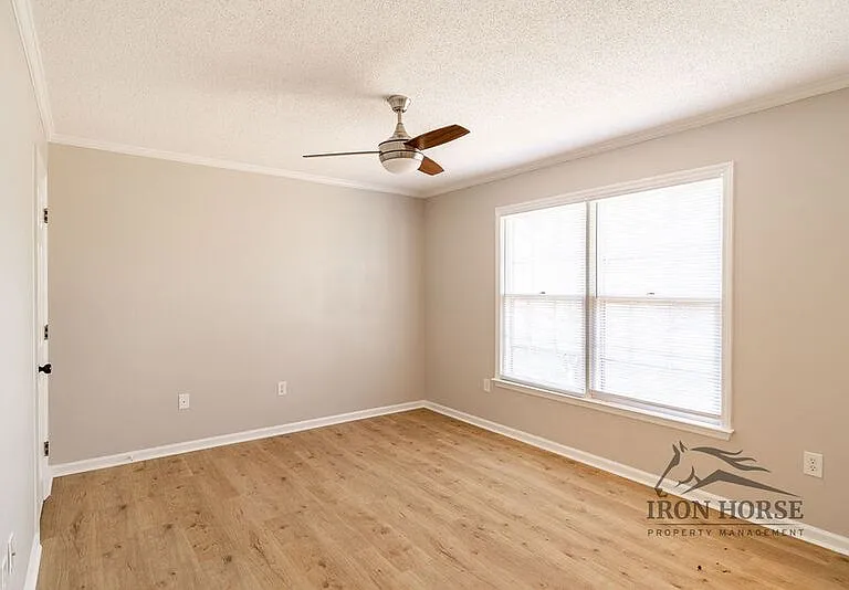 116 Barrington Dr #4 — Photo 11