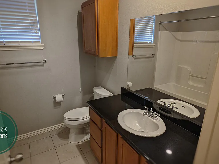 608 SW Wallstone Rd — Photo 20