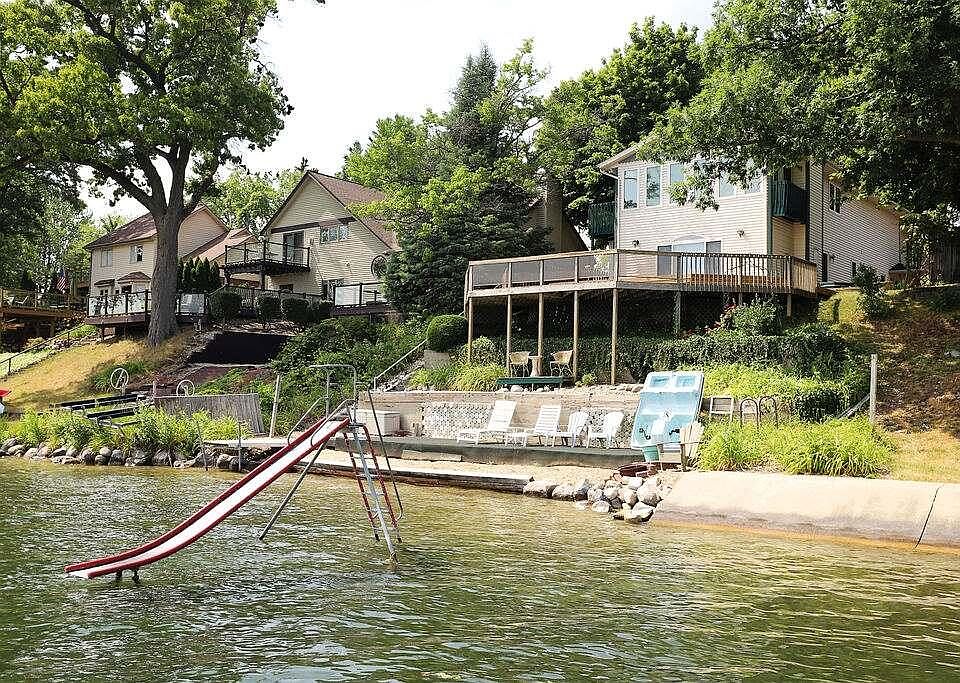 1st image of 10089 Woodlawn Dr