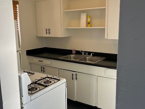 5th image of 4620 E 17th St #1