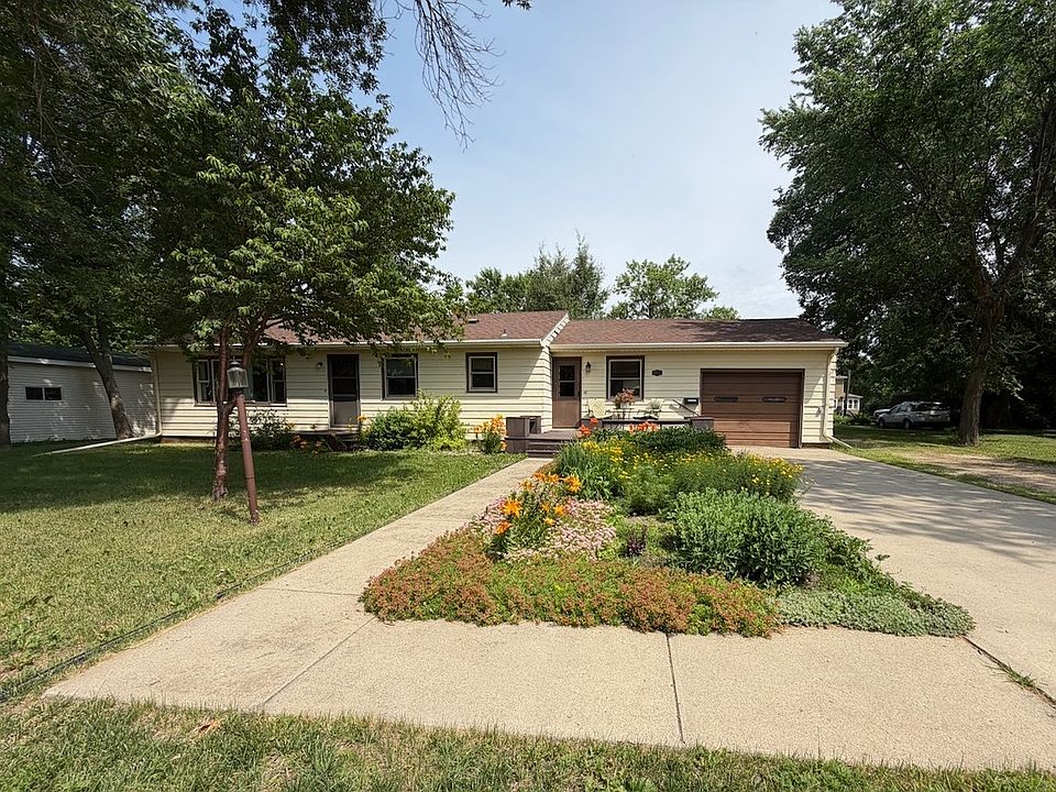 1st image of 108 Maple St