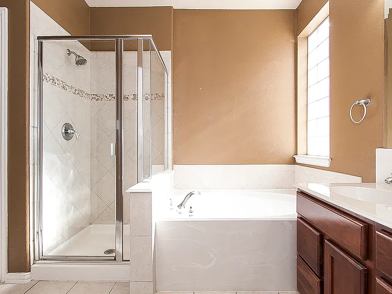 11945 Henderson Dr — Photo 12