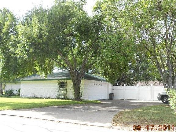 2nd image of 517 Palm Valley Dr W