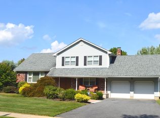 19 Ellen Ct, Ocean, NJ