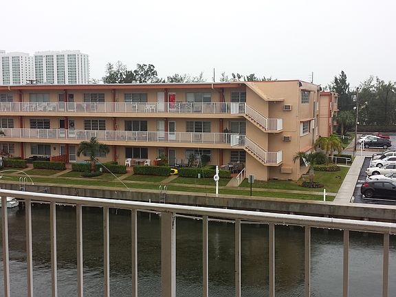 3rd image of 3944 NE 167th St APT 308