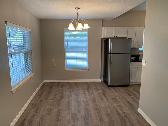 5th image of 2115 S Fern Creek Ave #A