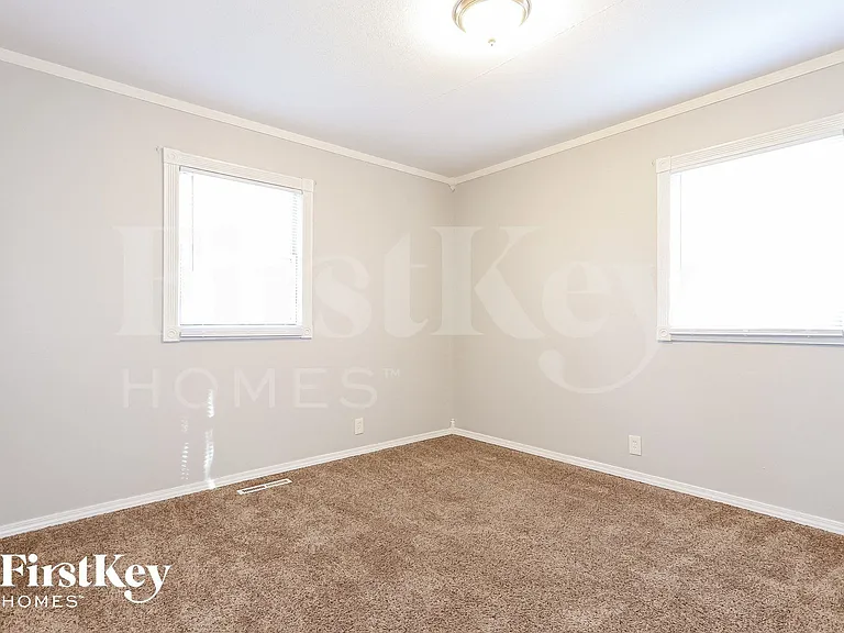 203 Caddy Ave — Photo 11