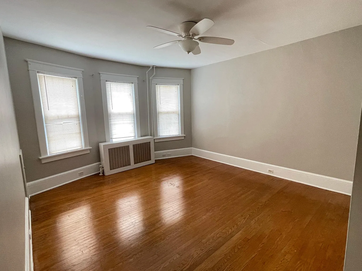 37 Columbia Ave — Photo 3