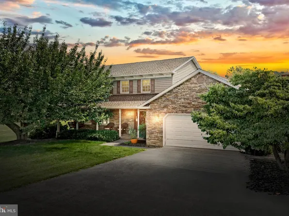195 Valley View Dr, Littlestown, PA 17340