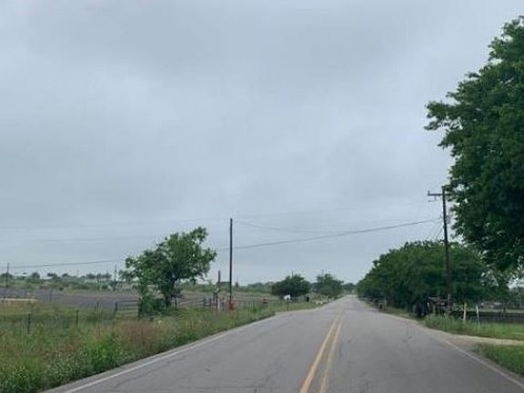 Exterior Neighborhood (street photo)