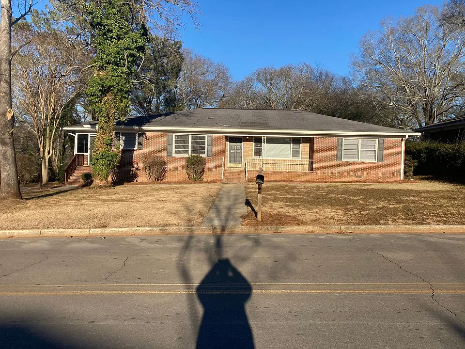 1 Northwood Dr NE