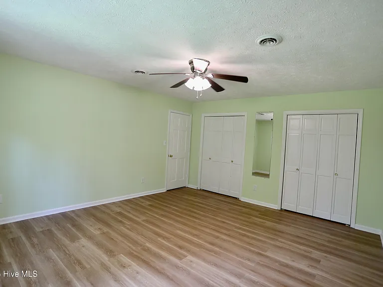 202 Haldane Dr — Photo 20