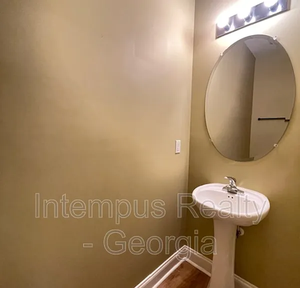 1180 Pepper Ln — Photo 5