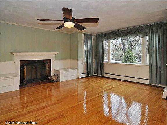 3rd image of 36 Sycamore Dr