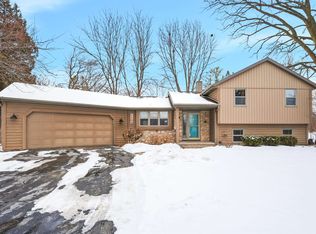 2688 Nicolet Dr, Green Bay, WI 54311