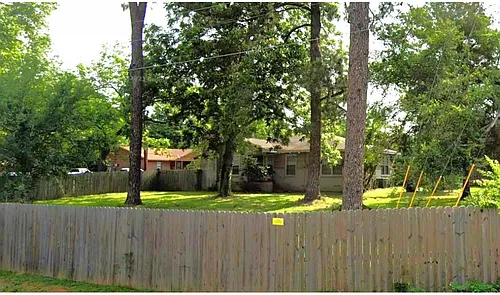 806 Stewart St Photo 1
