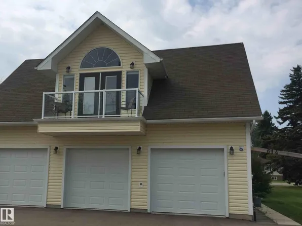 614 10th St, Cold Lake, AB T9M 1B1