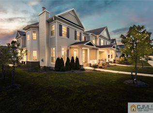 29 Hamilton Dr, Cranbury, NJ 08512