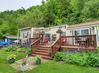 1272 Honoco Rd, Aurora, NY 13026