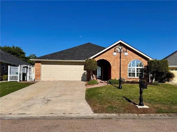 211 Chimaera Ln, Slidell, LA 70458