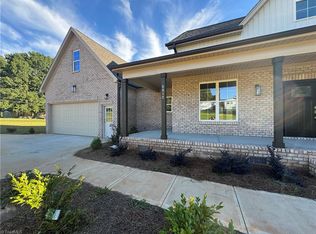 5612 Atando Dr, Summerfield, NC 27358