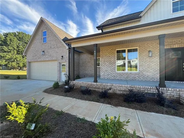 5612 Atando Dr, Summerfield, NC 27358
