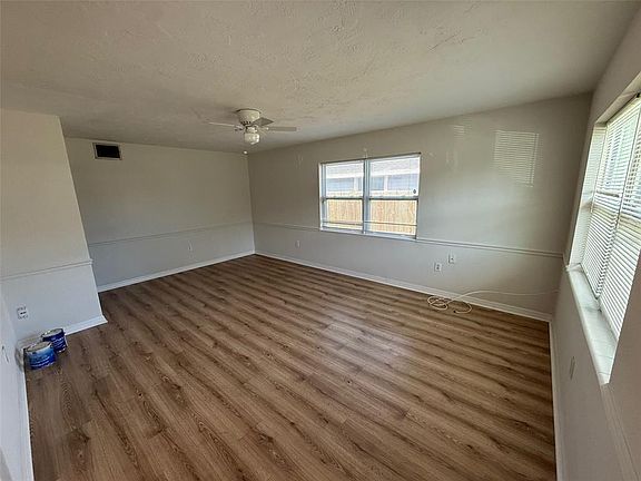 2nd image of 2217 20TH AVENUE W