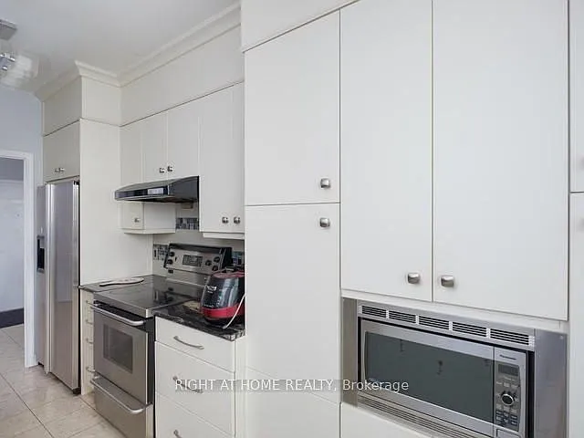 33 Empress Ave #Penthouse 506 — Photo 9