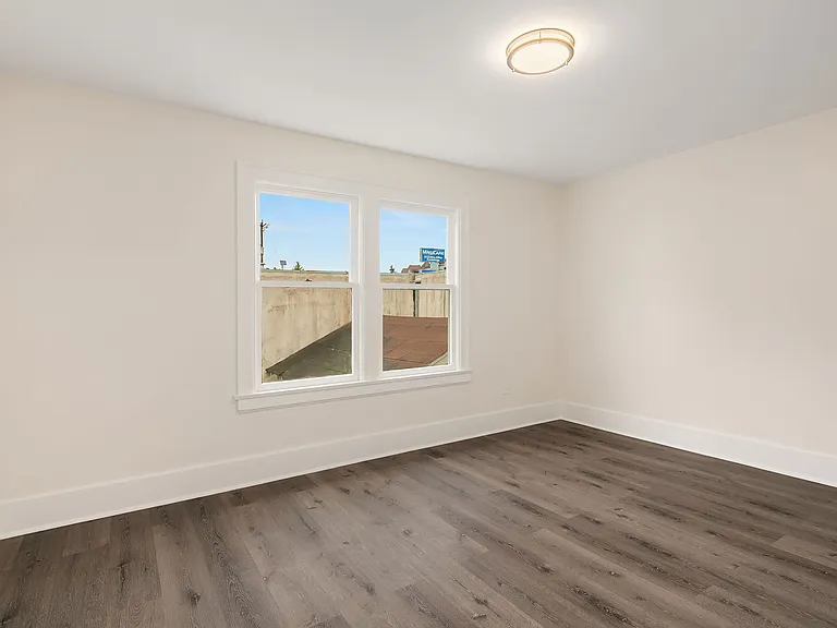 816 N 43rd St #3 — Photo 7