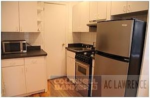 4th image of 235 9th Ave
