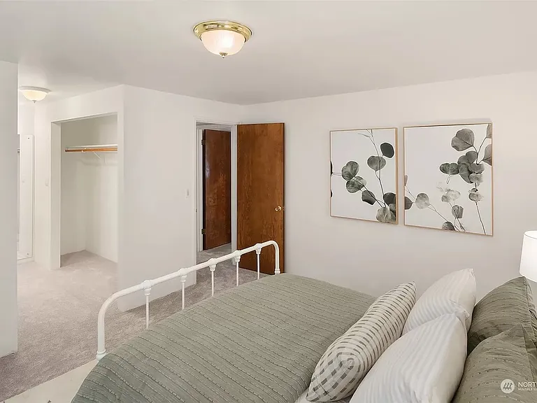 12827 NE 75th St — Photo 19