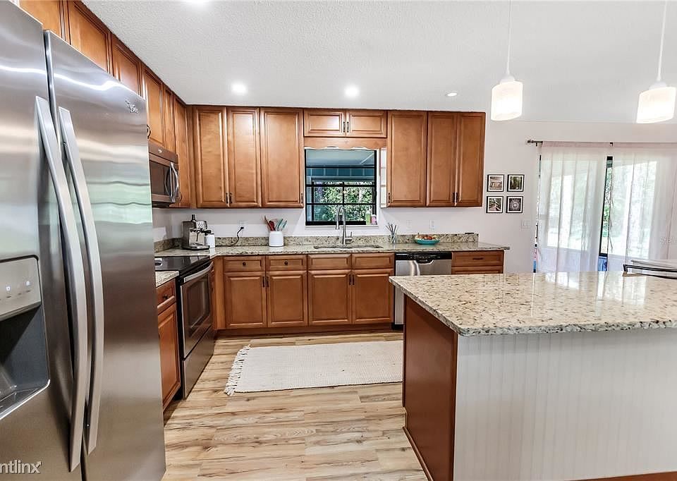1st image of 24R Beechwood Ln