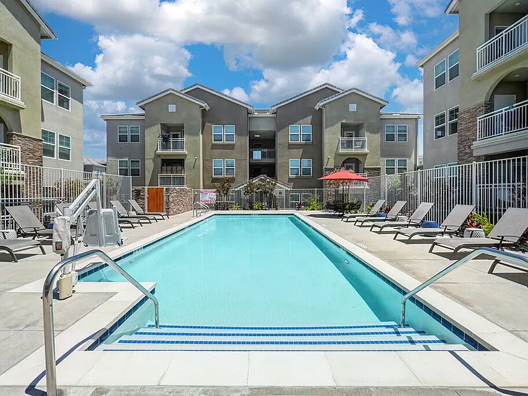 Vela Apartments — Photo 26