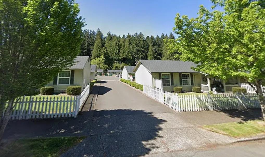 3 bed, 950 sqft, $1,895 — Photo 1